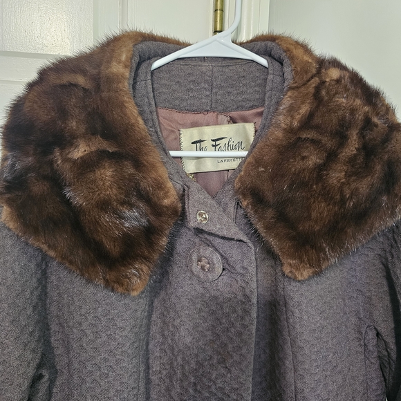 Women's Brown Coat with Faux Fur Collar - Picture 4 of 5